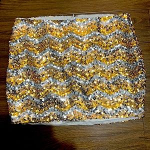 2b BEBE gold and silver zig zag sequence skirt